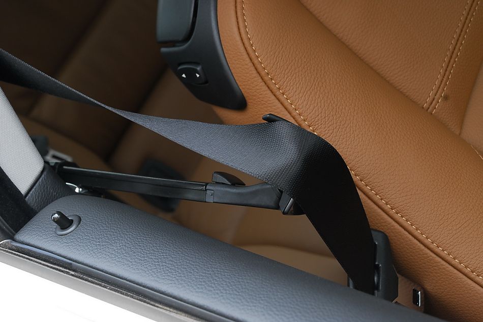 进口宝马3系双门轿跑车与双门敞篷车