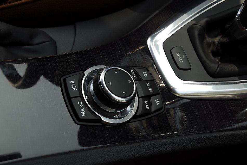 进口宝马3系双门轿跑车与双门敞篷车