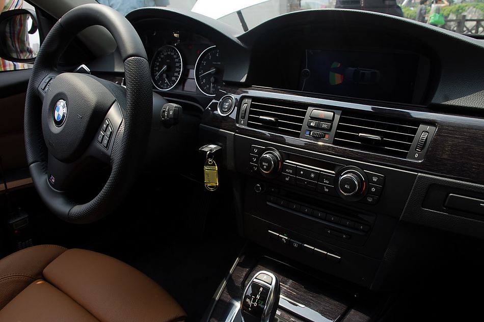 进口宝马3系双门轿跑车与双门敞篷车