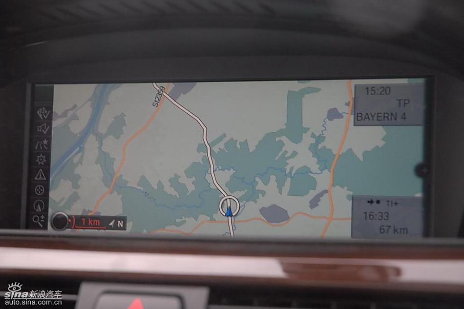 09款宝马3系轿车内饰