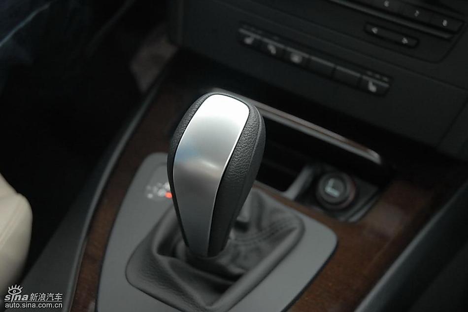 09款宝马3系轿车内饰