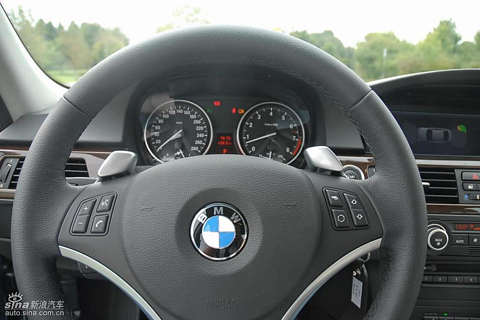 09款宝马3系轿车内饰