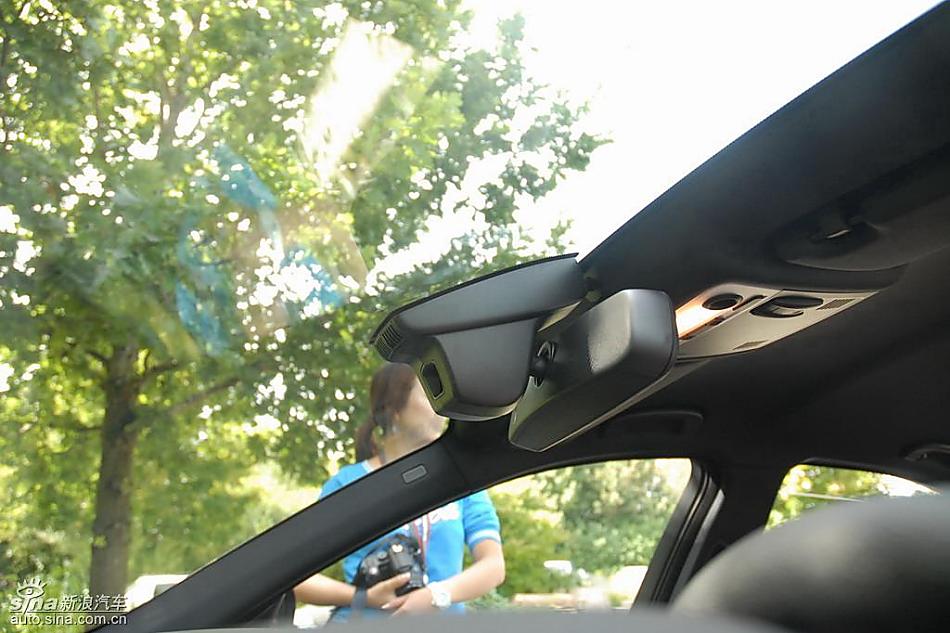 09款宝马3系轿车内饰