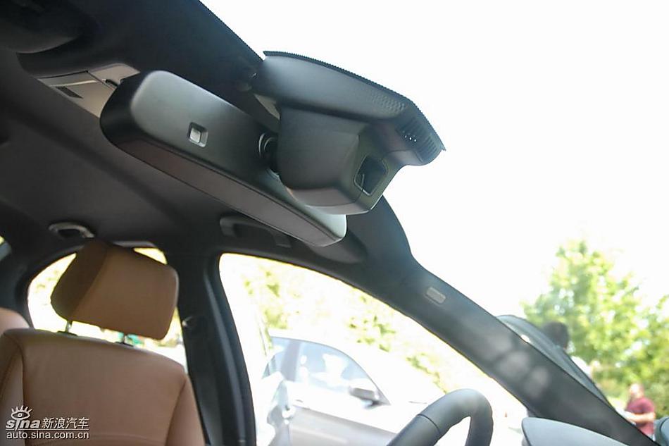 09款宝马3系轿车内饰