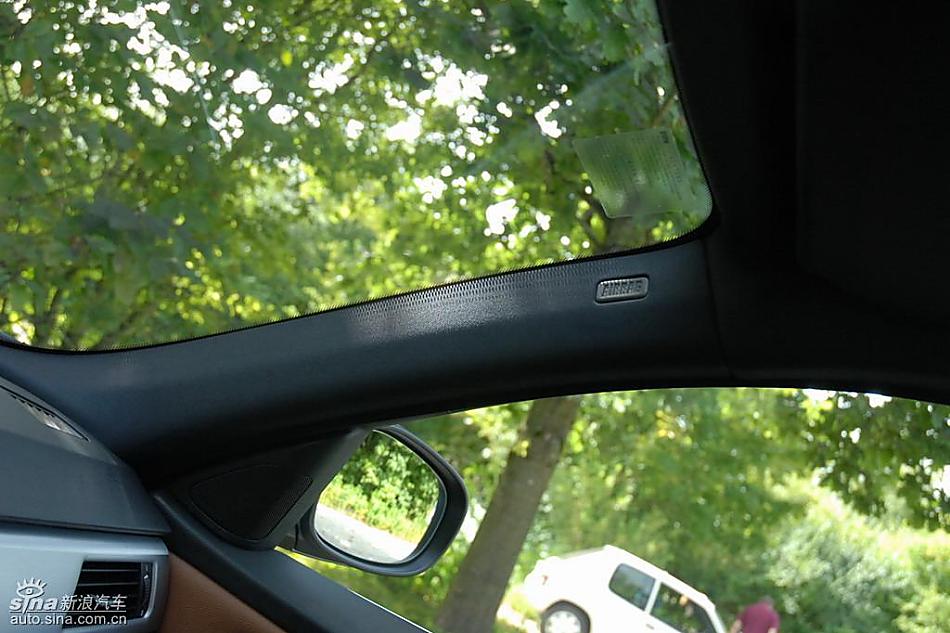 09款宝马3系轿车内饰