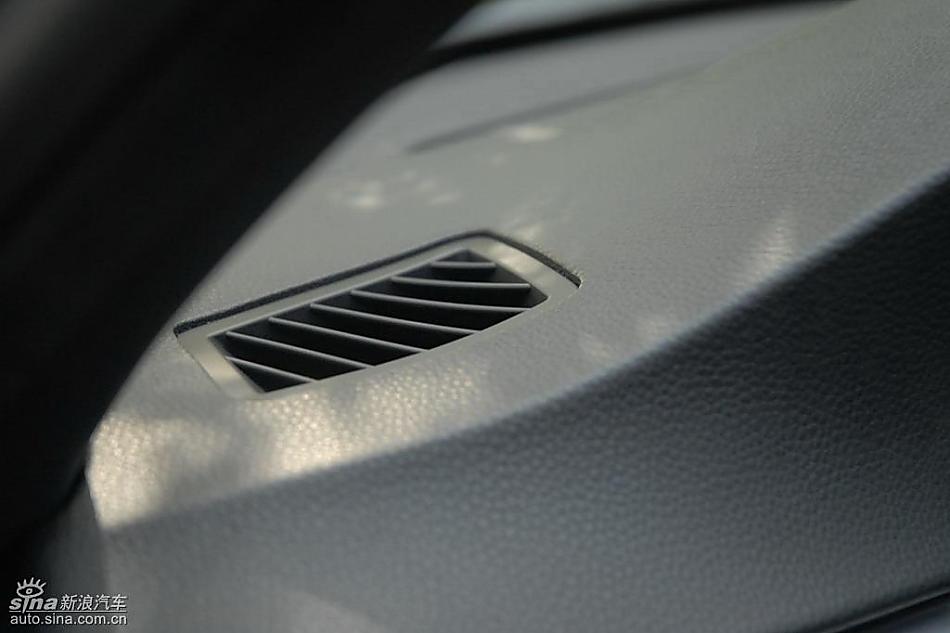 09款宝马3系轿车内饰