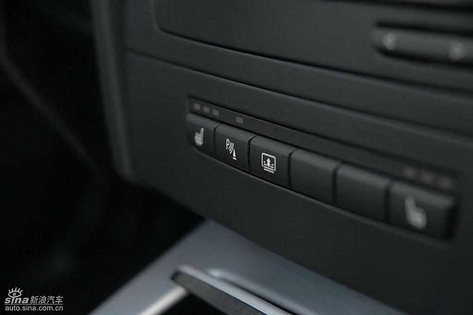 09款宝马3系轿车内饰