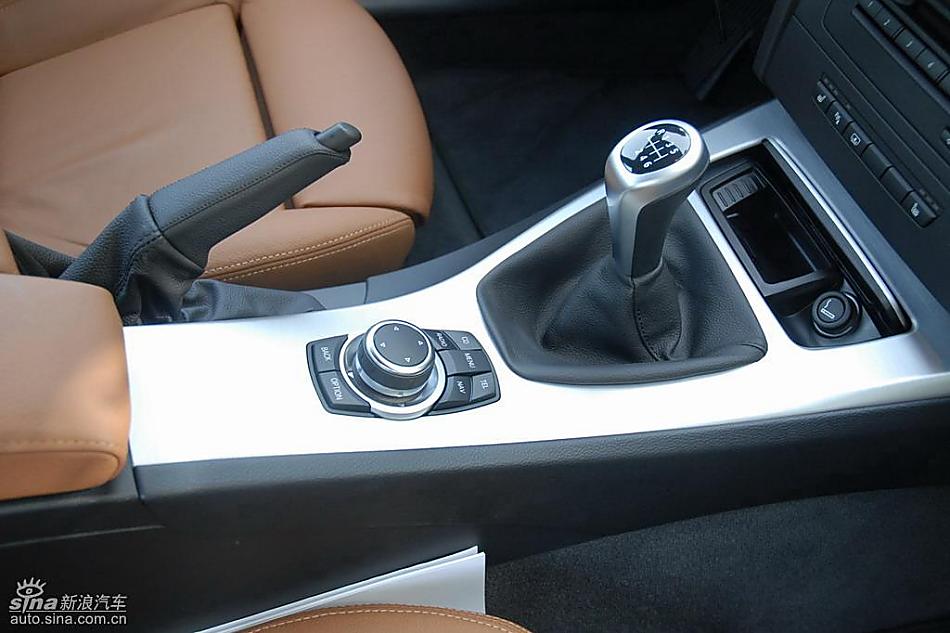 09款宝马3系轿车内饰