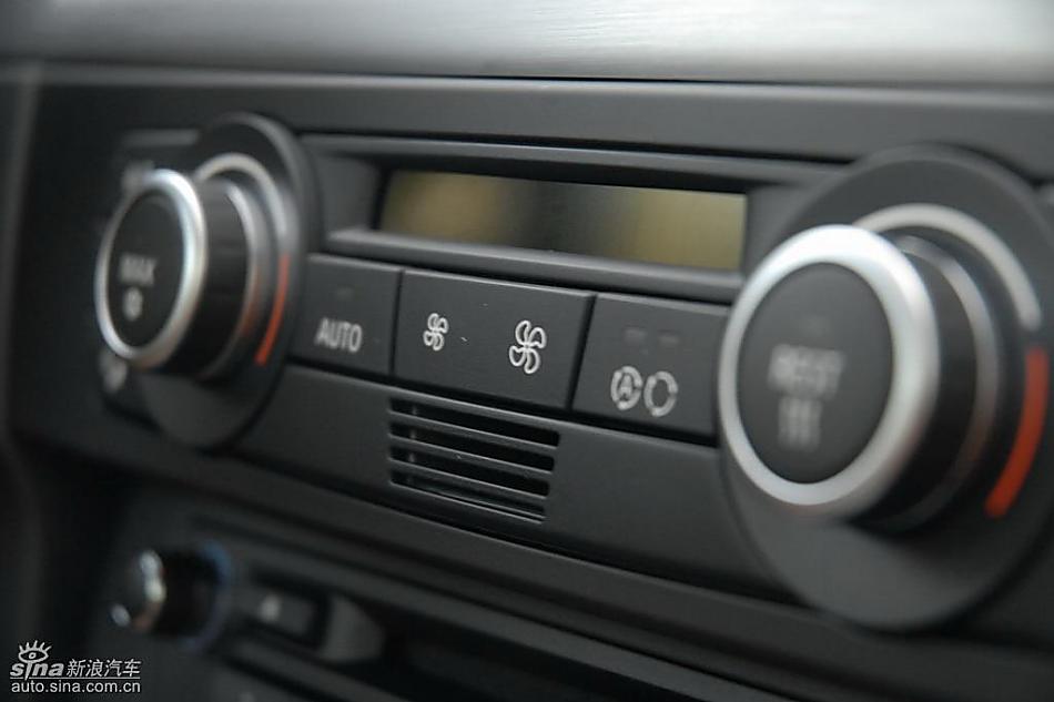 09款宝马3系轿车内饰