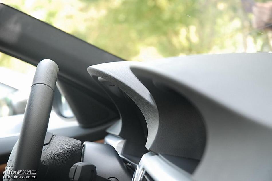 09款宝马3系轿车内饰