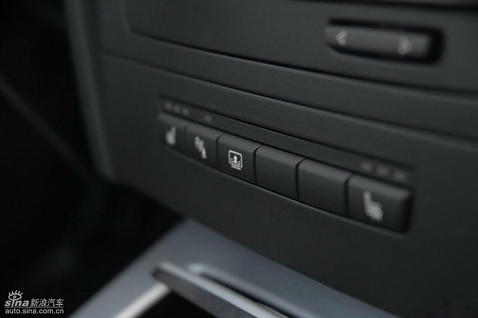 09款宝马3系轿车内饰