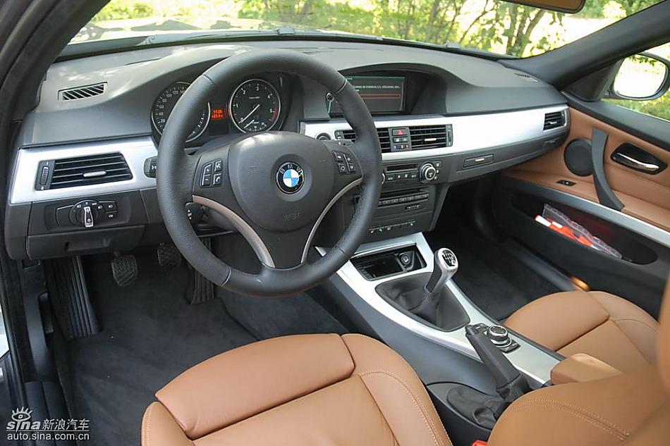 09款宝马3系轿车内饰
