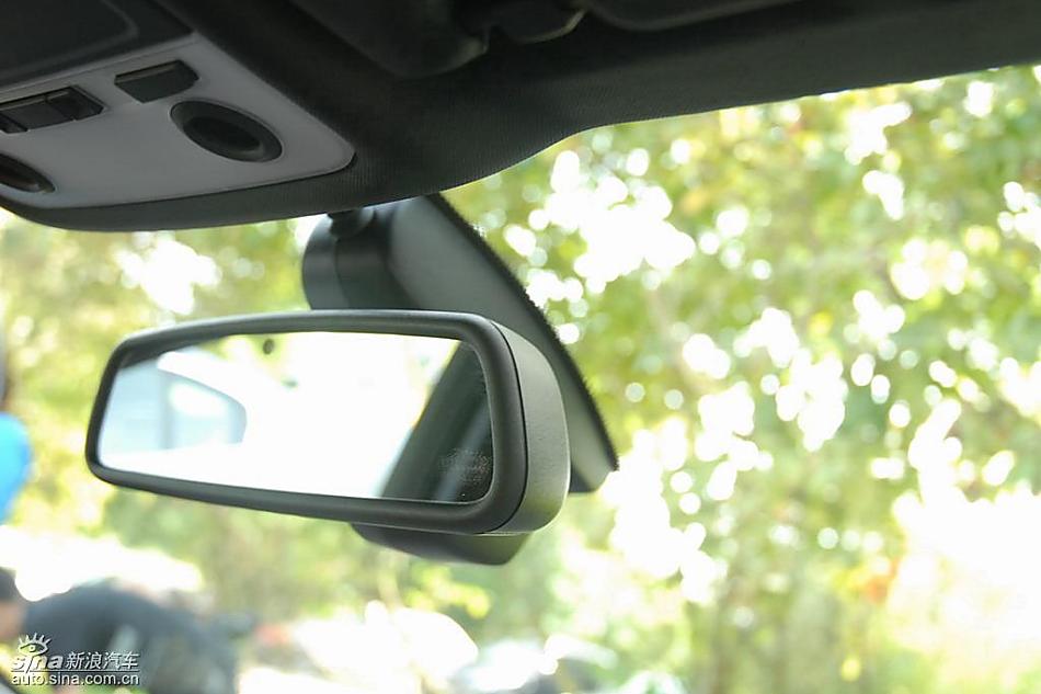 09款宝马3系轿车内饰