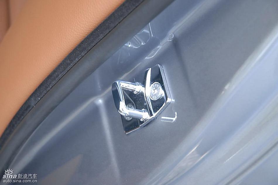 09款宝马3系轿车内饰