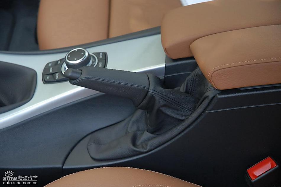 09款宝马3系轿车内饰