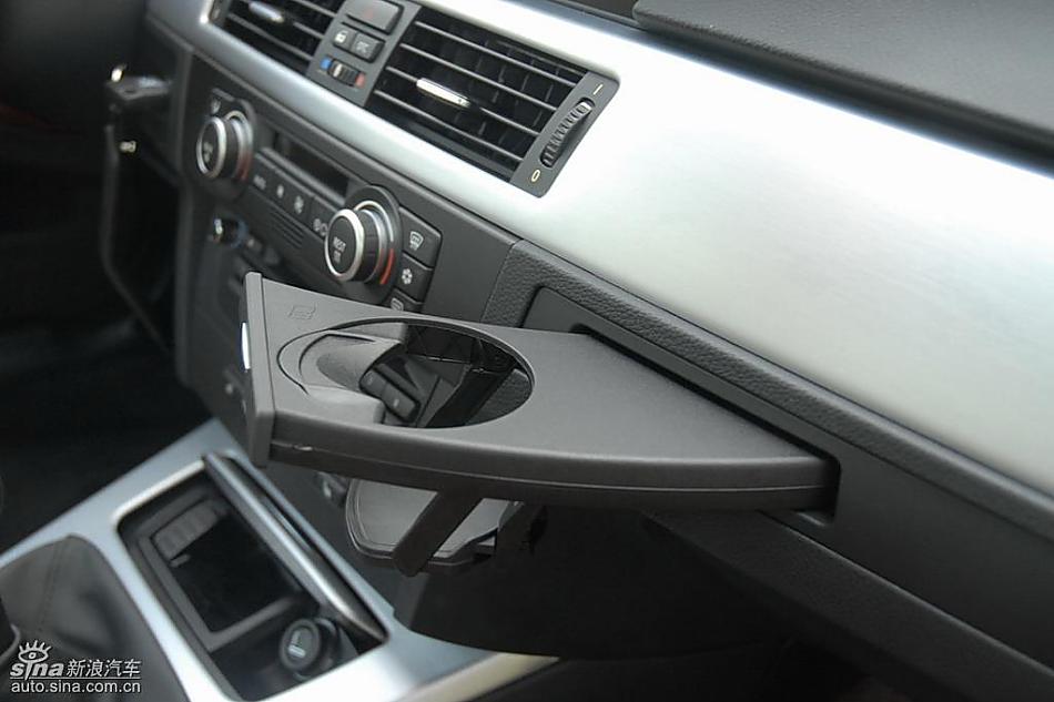 09款宝马3系轿车内饰