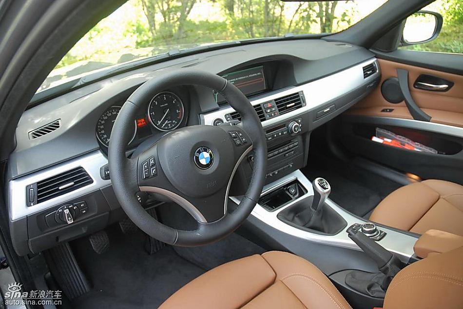 09款宝马3系轿车内饰