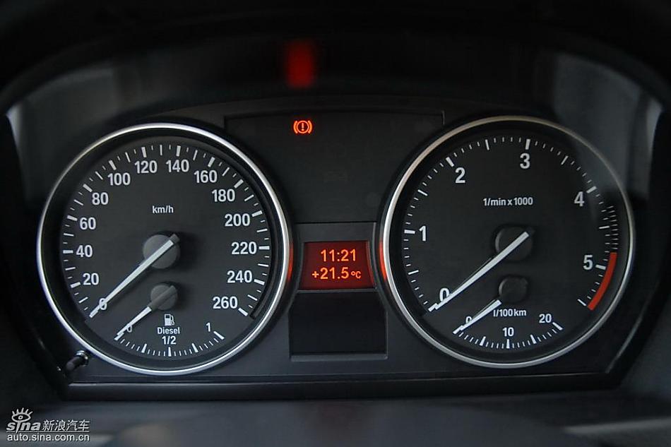 09款宝马3系轿车内饰