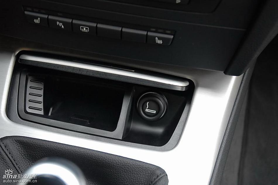 09款宝马3系轿车内饰