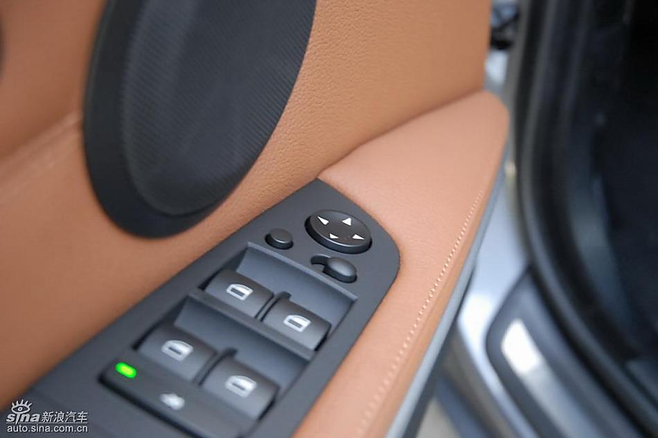 09款宝马3系轿车内饰