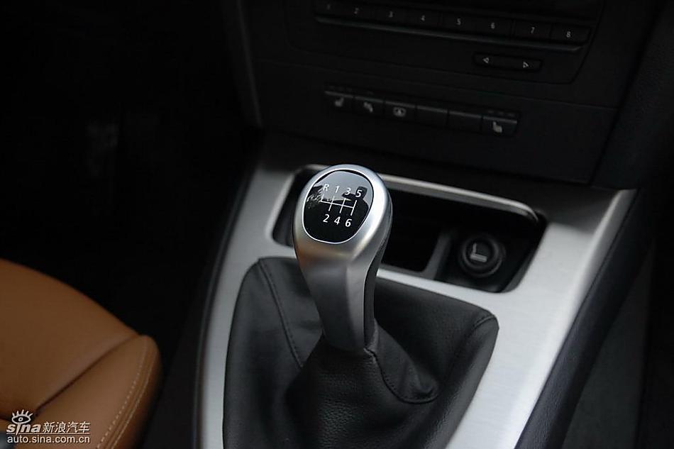 09款宝马3系轿车内饰