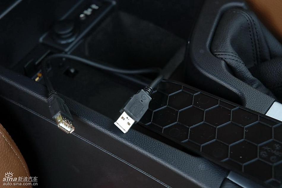 09款宝马3系轿车内饰