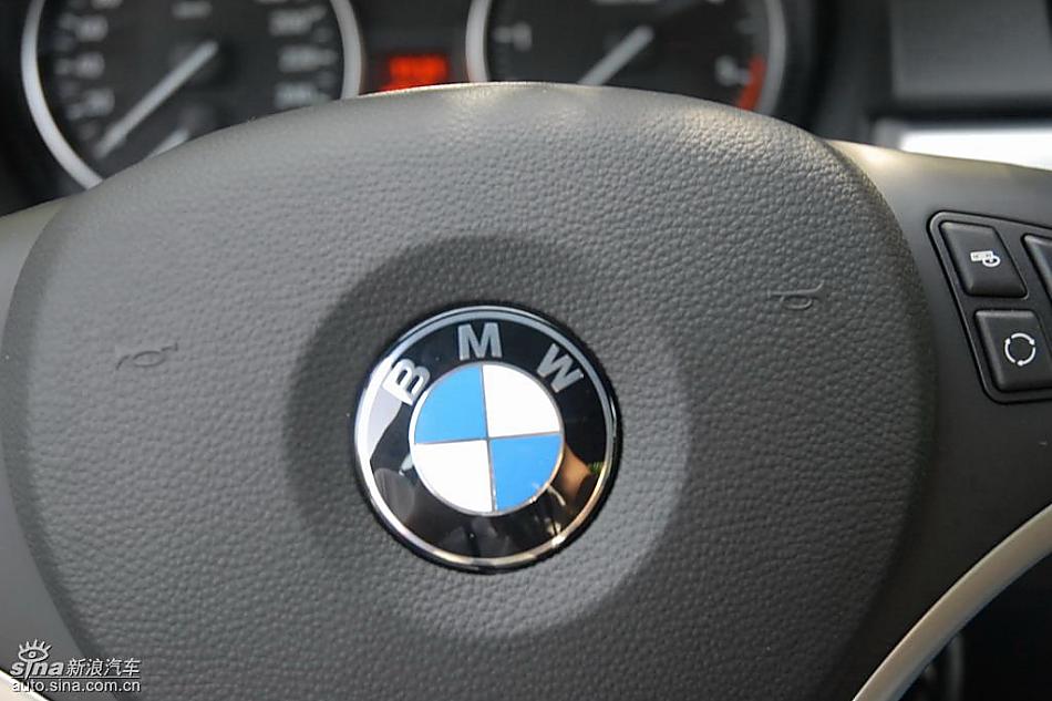 09款宝马3系轿车内饰