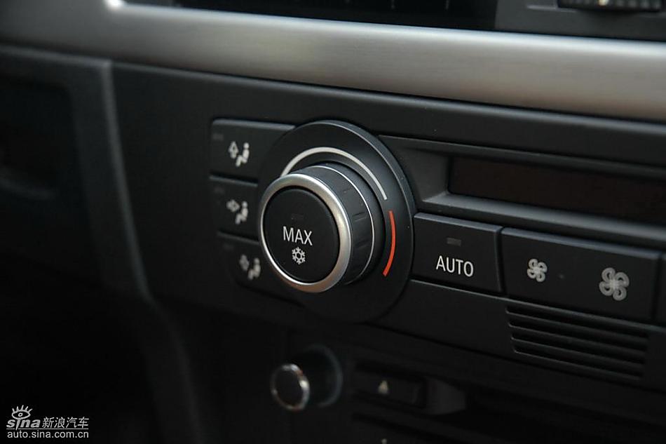 09款宝马3系轿车内饰