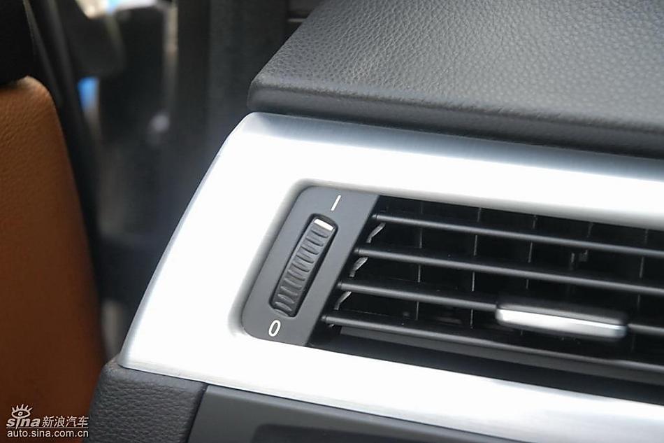 09款宝马3系轿车内饰