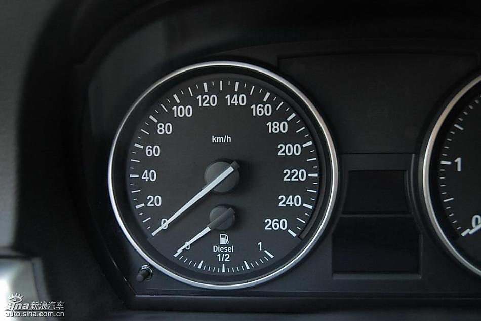 09款宝马3系轿车内饰