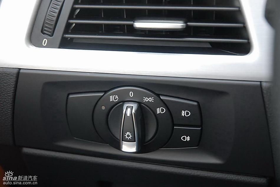 09款宝马3系轿车内饰