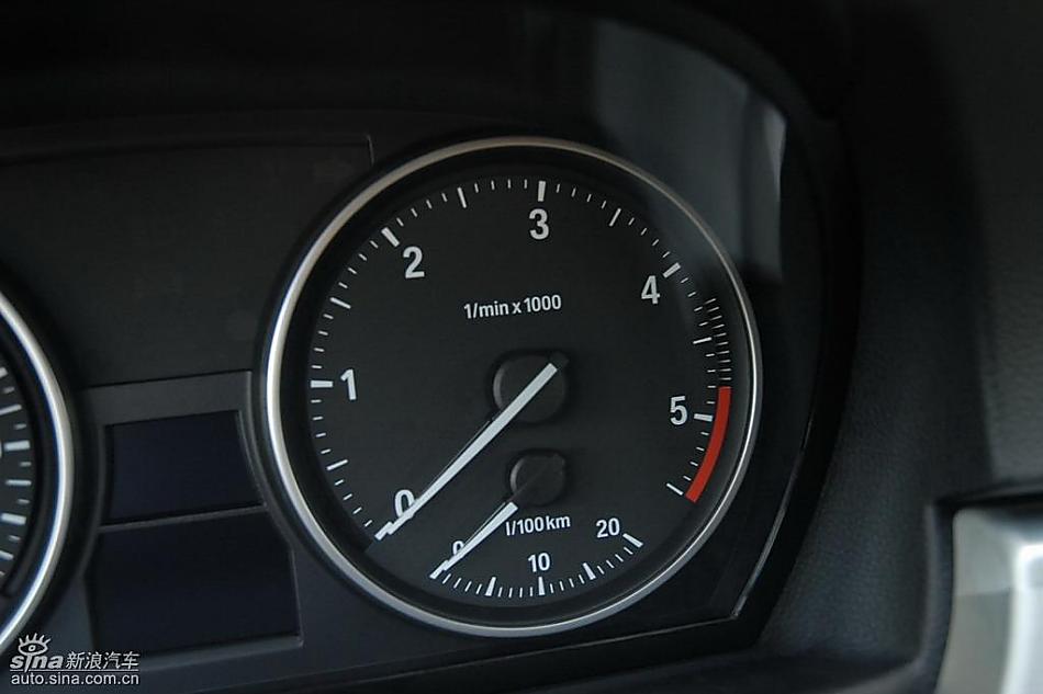 09款宝马3系轿车内饰