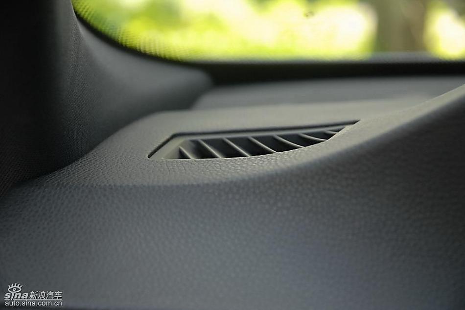 09款宝马3系轿车内饰