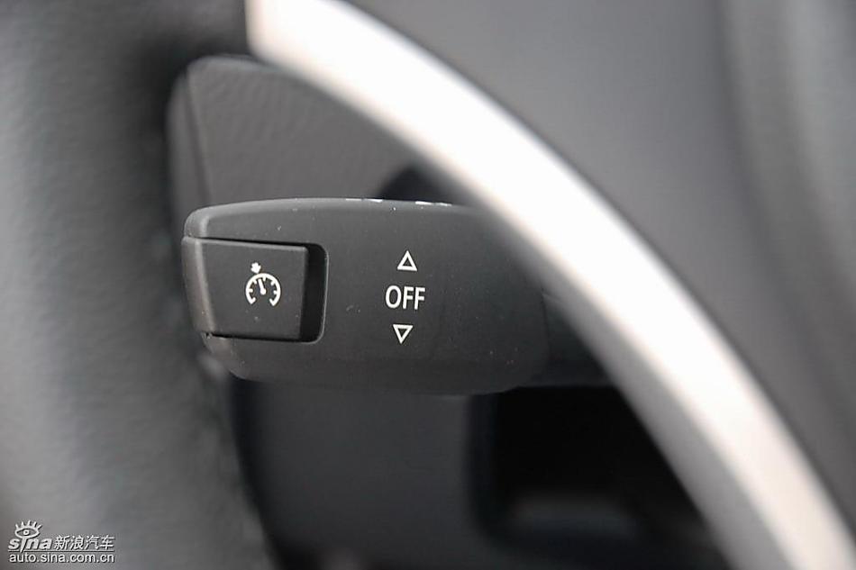 09款宝马3系轿车内饰