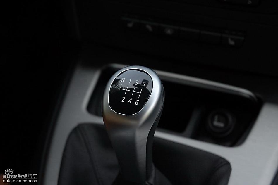 09款宝马3系轿车内饰