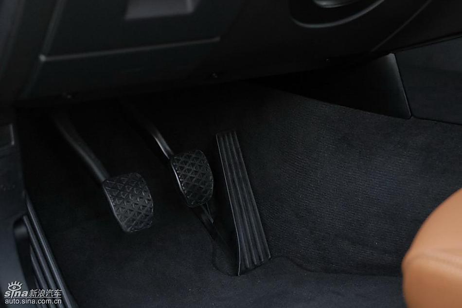 09款宝马3系轿车内饰