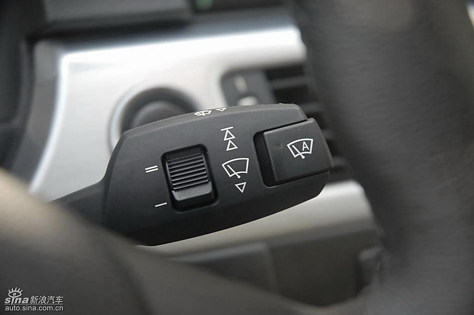 09款宝马3系轿车内饰