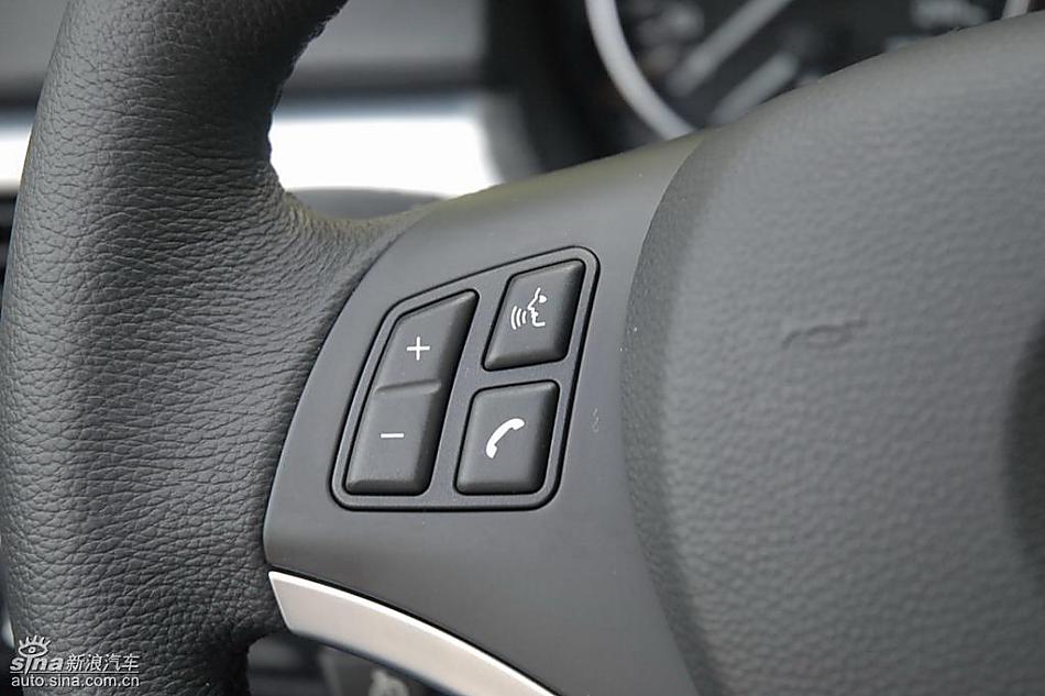 09款宝马3系轿车内饰