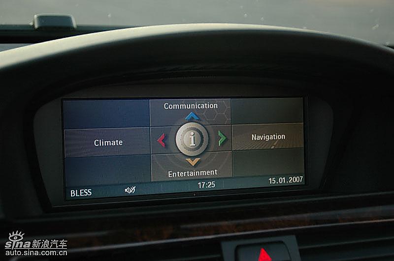 宝马335i敞篷轿车iDrive菜单显示