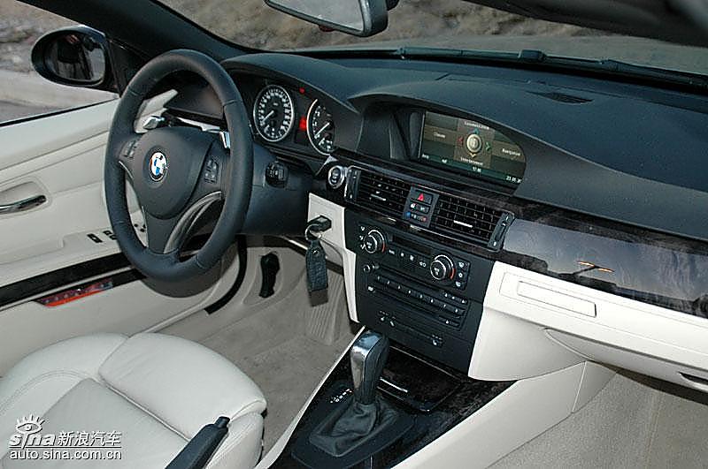宝马335i敞篷轿车浅内饰版