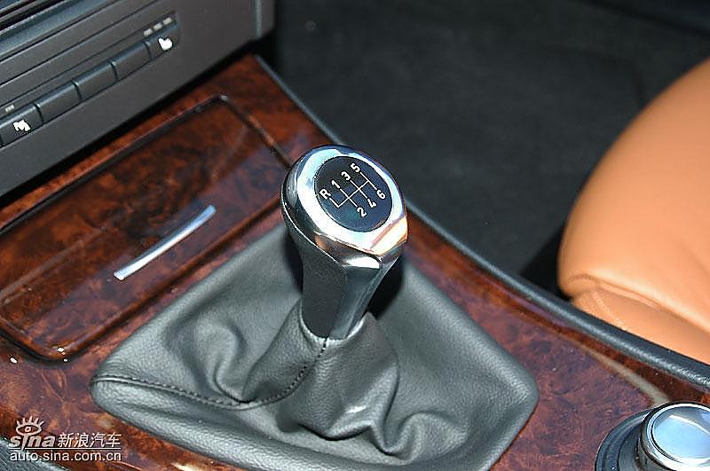 宝马335i敞篷轿车手动排挡杆