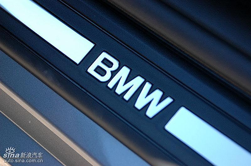 宝马335i敞篷轿车迎宾踏板