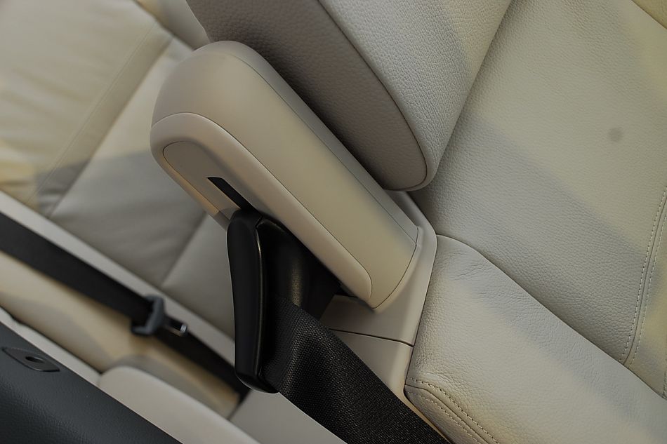 进口宝马3系双门轿跑车与双门敞篷车