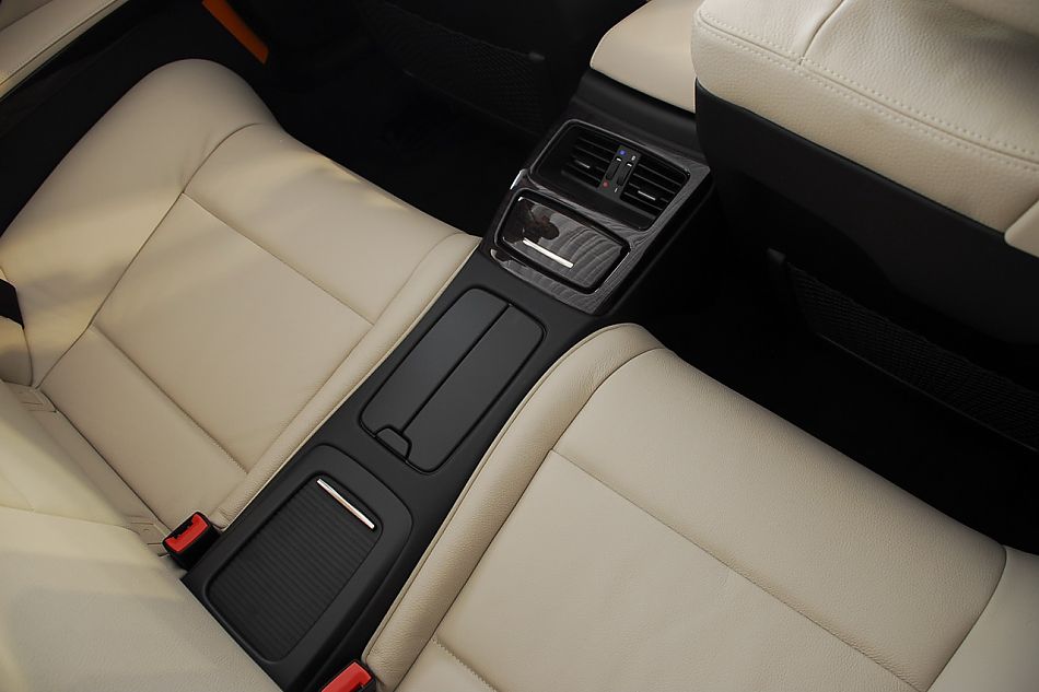 进口宝马3系双门轿跑车与双门敞篷车