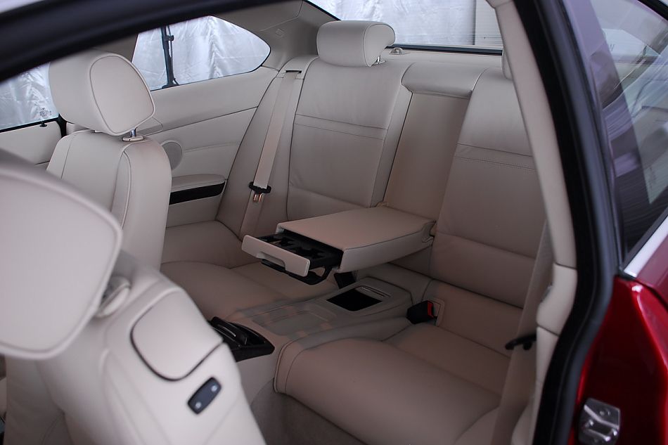 进口宝马3系双门轿跑车与双门敞篷车