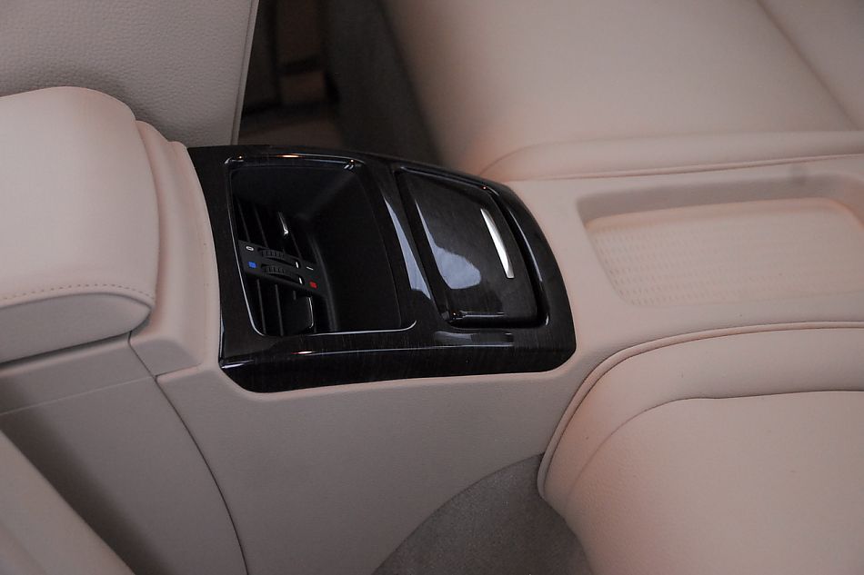 进口宝马3系双门轿跑车与双门敞篷车