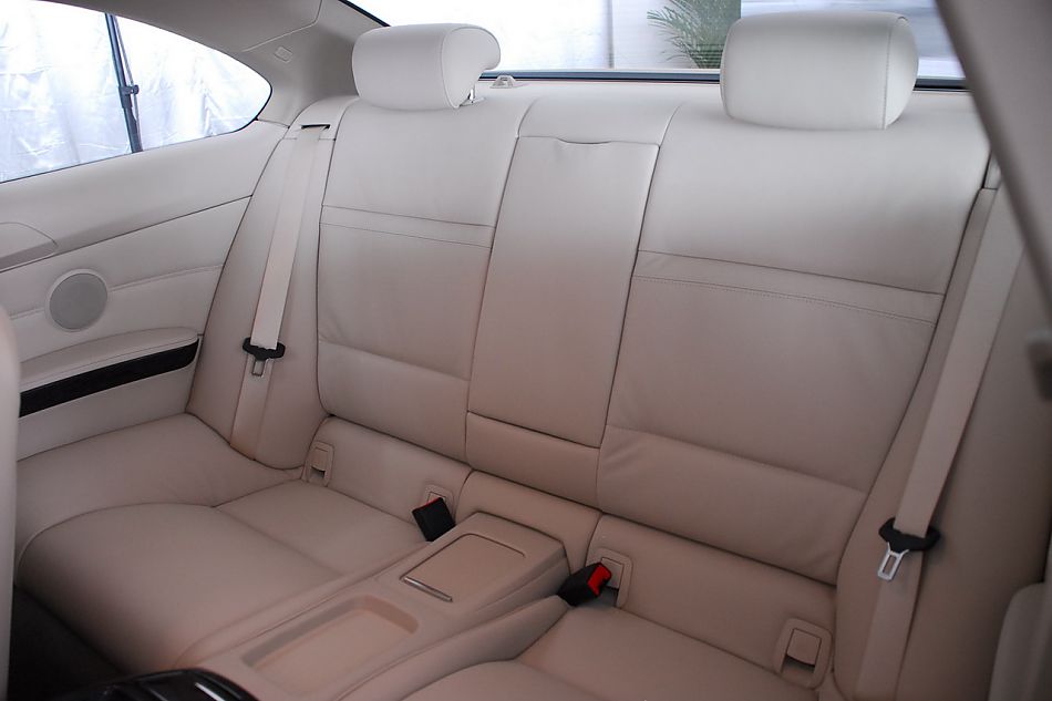 进口宝马3系双门轿跑车与双门敞篷车