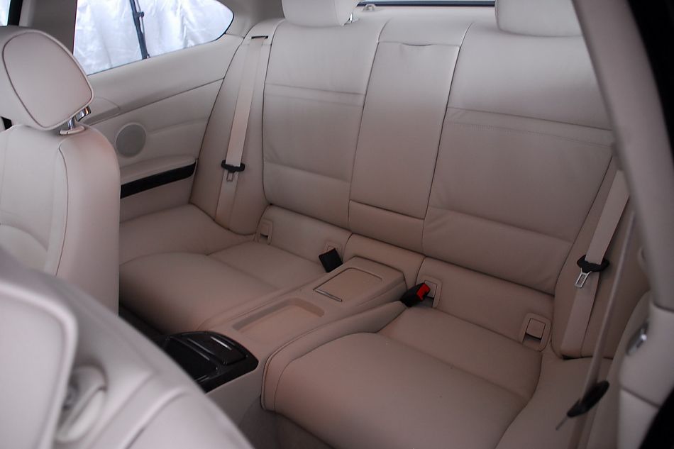 进口宝马3系双门轿跑车与双门敞篷车