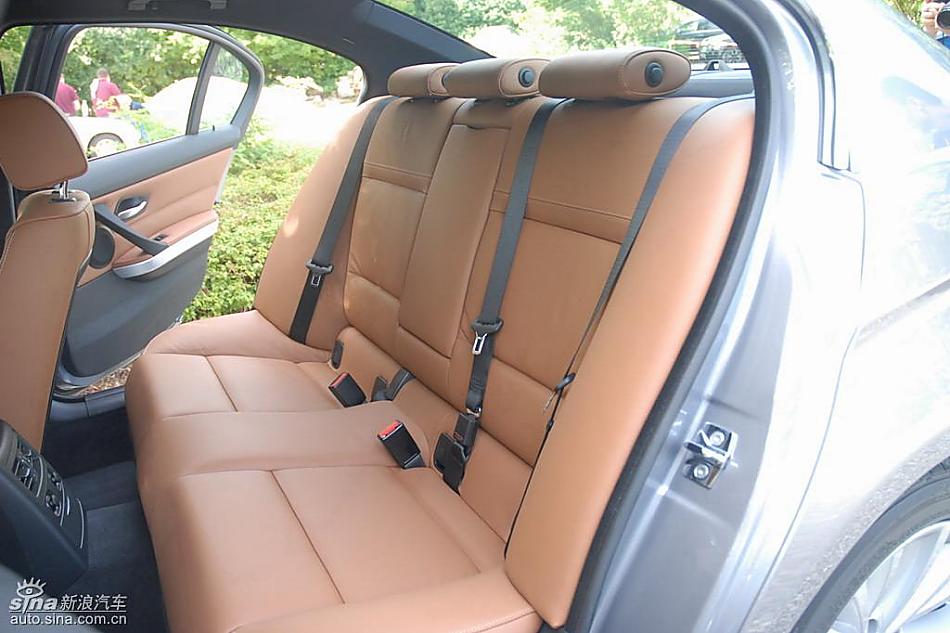 09款宝马3系轿车内饰