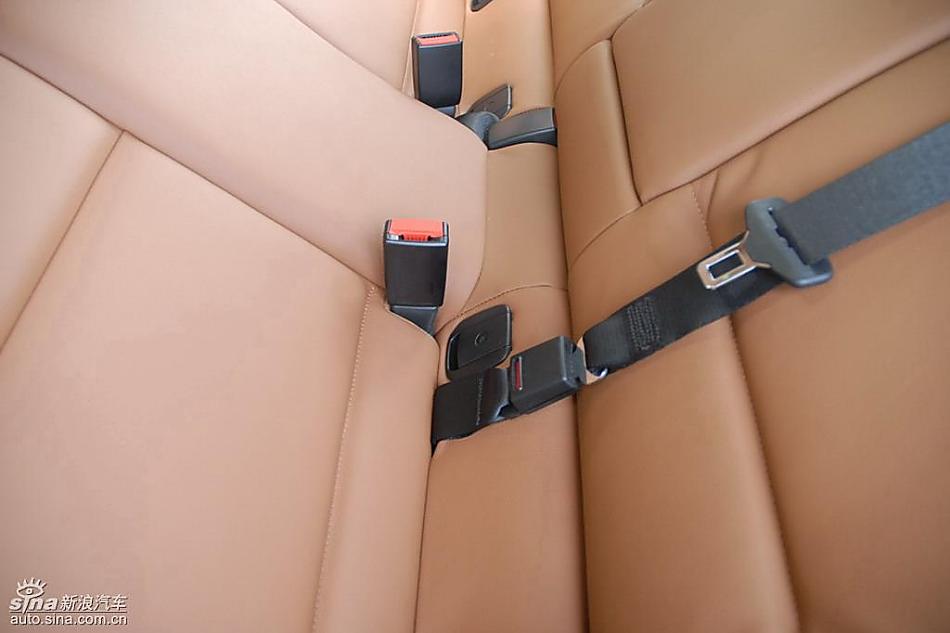 09款宝马3系轿车内饰